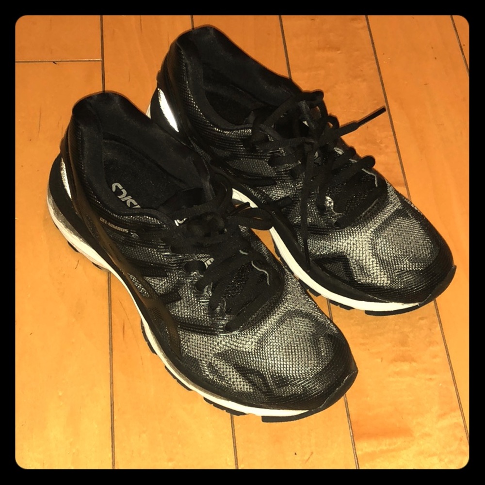 ASICS Gel Nimbus 19 Black women’s sneaker